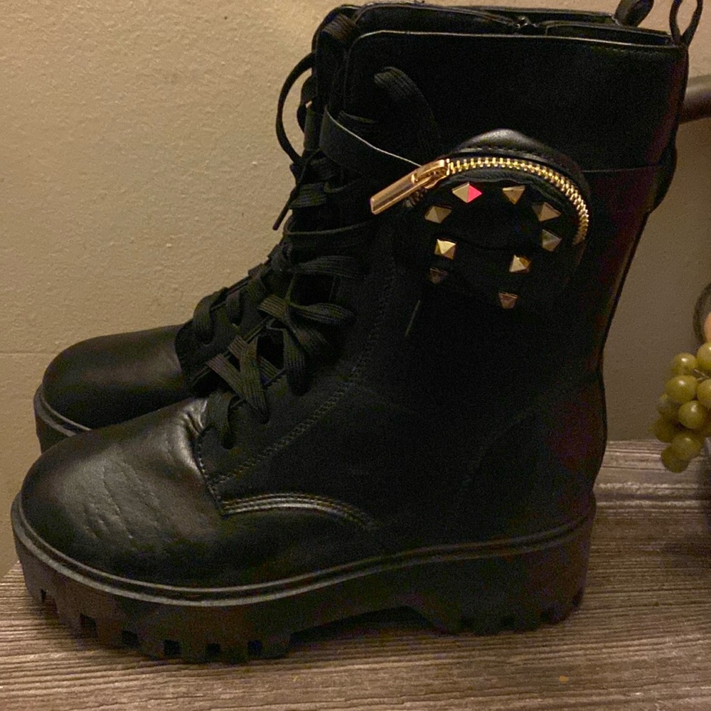 Women’s combat boots